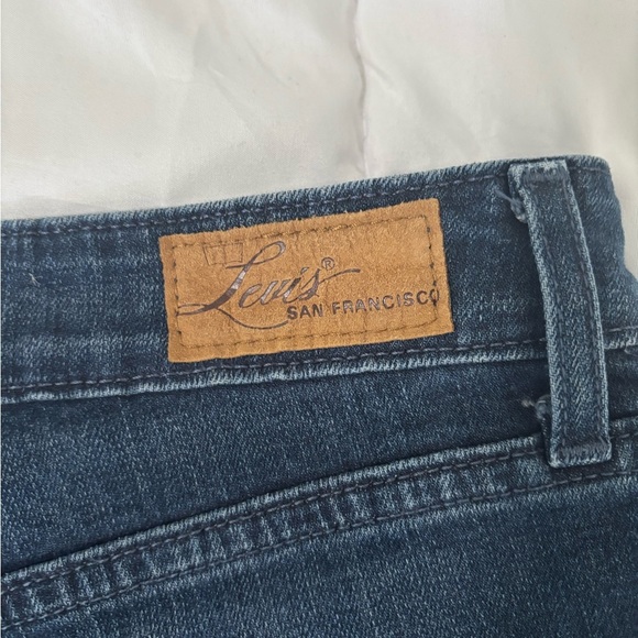 Levi’s San Francisco Jeans Women’s 8 Dark Wash Straight Leg Stretch Denim - Picture 4 of 7